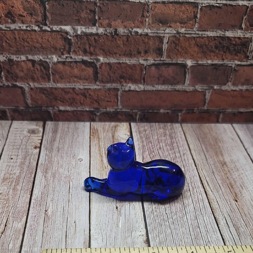 Vtg Cobalt Blue Art Glass Ally Cat Figurine. 1980's - Picture 4 of 9